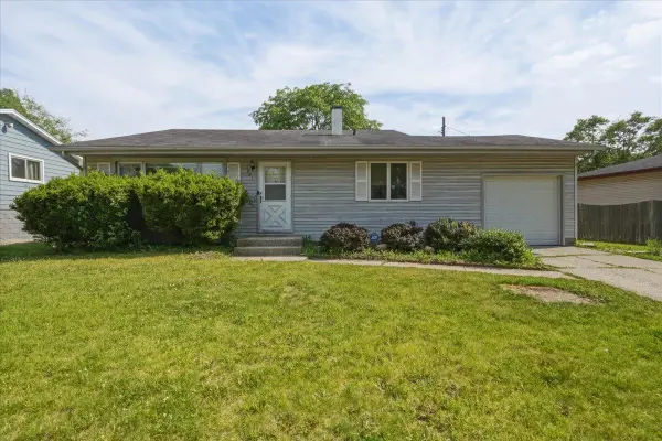981 W 69th Place, Merrillville, IN 46410