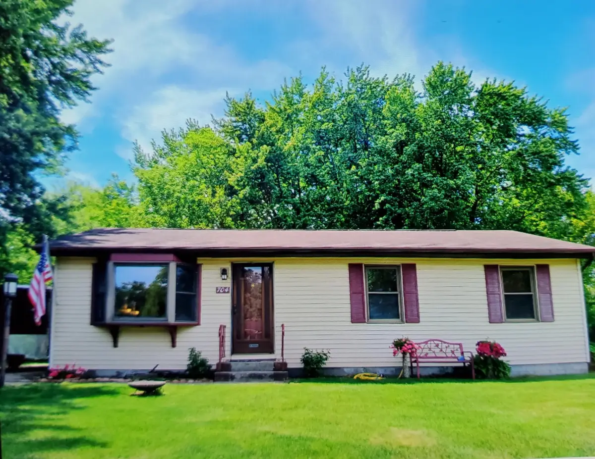 704 S 22nd Street, Chesterton, IN 46304 - #1