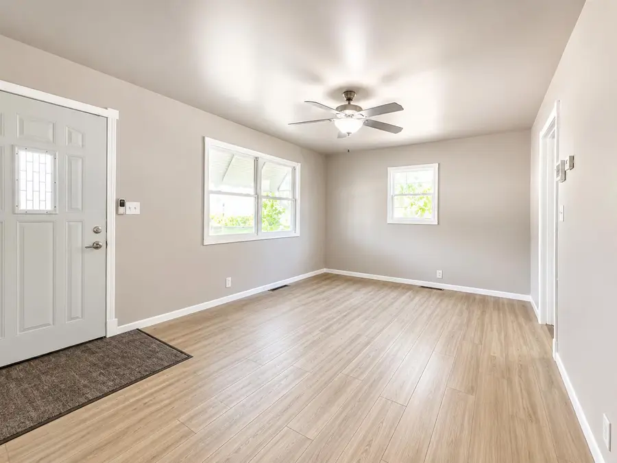 117 N Calumet Avenue, Michigan City, IN 46360 - #3