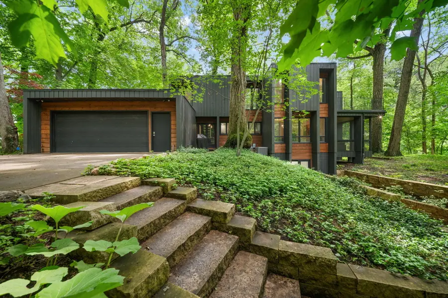 2403 Sherwood Drive, Valparaiso, IN 46385 - #2