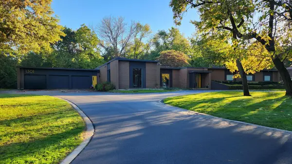 1301 Saint Andrews, Schererville, IN 46375