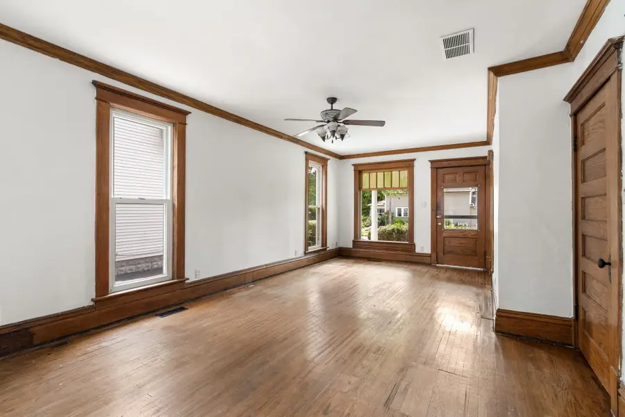 254 Park Avenue, Valparaiso, IN 46383 - #3