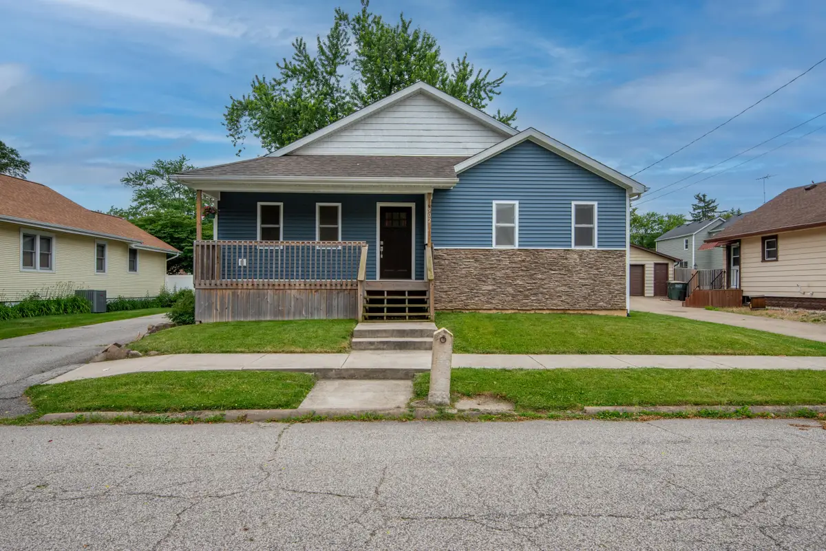 902 Institute Street, Valparaiso, IN 46383 - #1