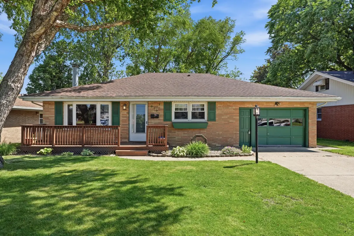 613 E Ash Place, Griffith, IN 46319 - #1