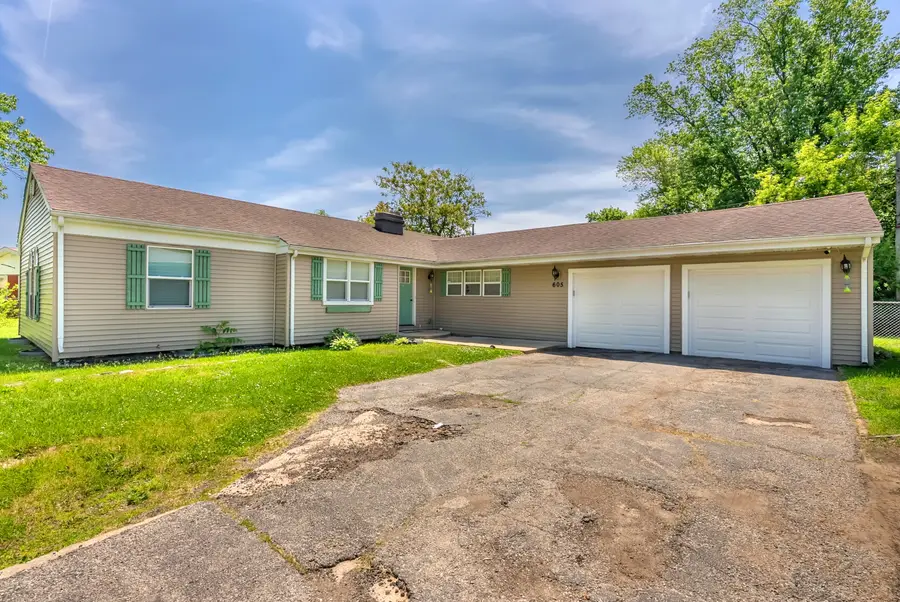605 E 53rd Avenue, Merrillville, IN 46410 - #2