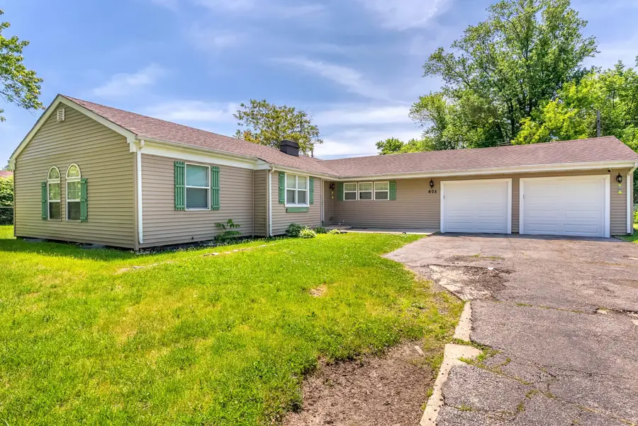 605 E 53rd Avenue, Merrillville, IN 46410 - #3