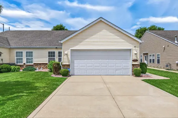 6888 Meadow View Lane, Merrillville, IN 46410