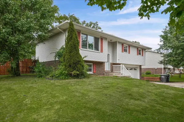6650 Monument Avenue, Portage, IN 46368