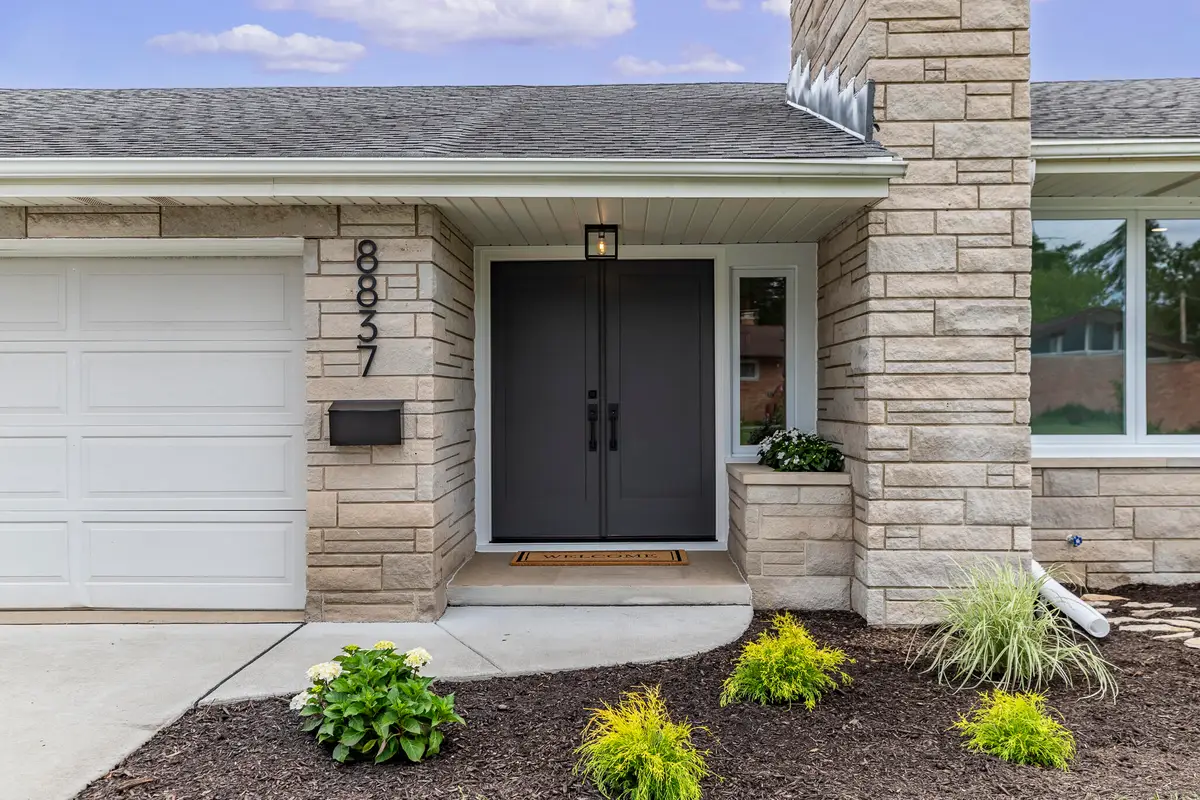 8837 Parkway Drive, Highland, IN 46322 - #1