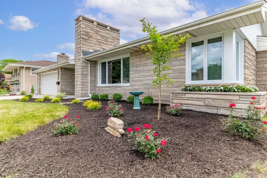 8837 Parkway Drive, Highland, IN 46322 - #2