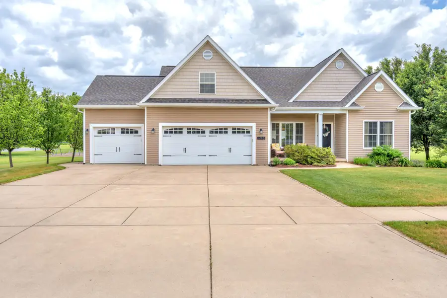 713 Ironwood Street Nw, Demotte, IN 46310 - #2
