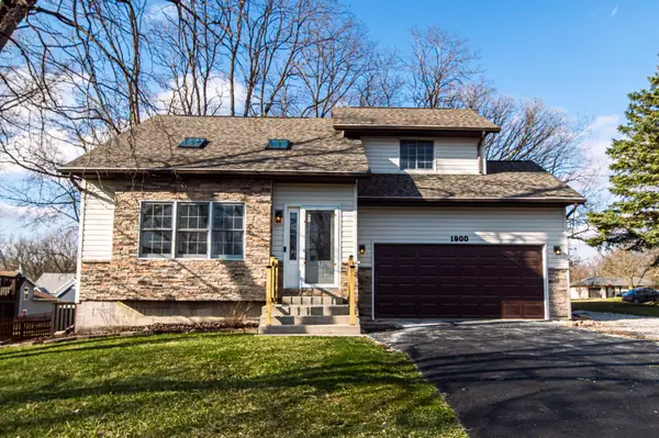 1900 Loganberry Lane, Crown Point, IN 46307