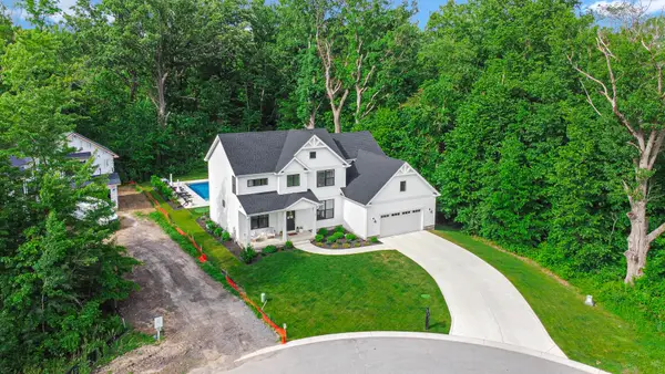 18 Blue Grass Way, Chesterton, IN 46304