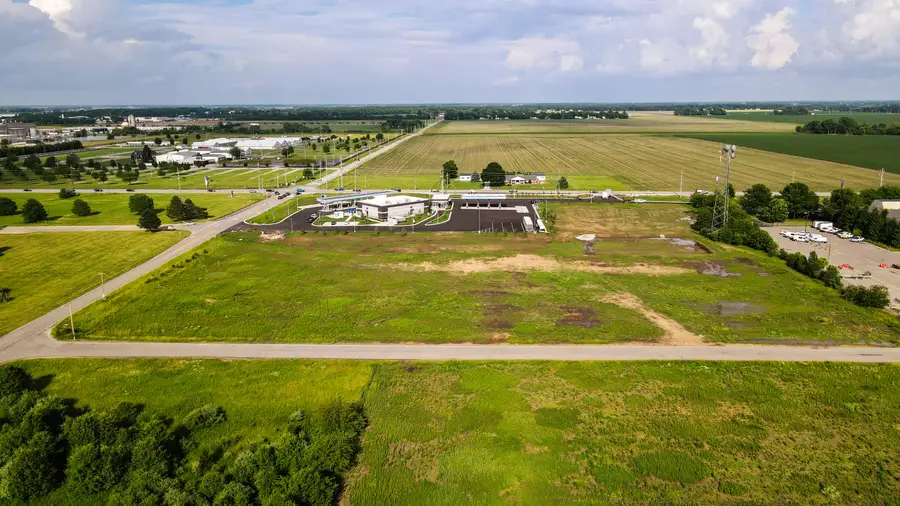 0 E Division Road, Valparaiso, IN 46383 - #2