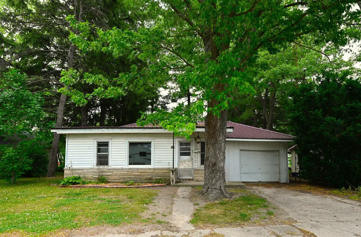 436 W Jefferson Street, Winamac, IN 46996 - #1