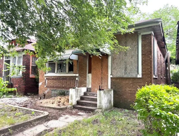 1060 Jackson Street, Gary, IN 46402