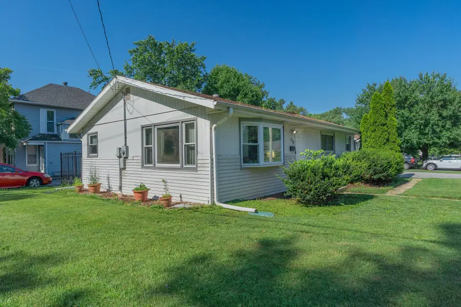 1108 Oak Street, Valparaiso, IN 46383 - #2