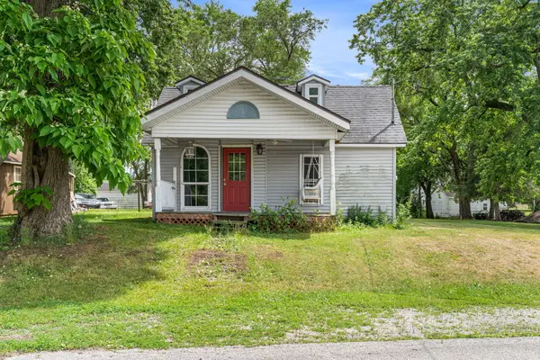 105 E Arlington Avenue, North Judson, IN 46366