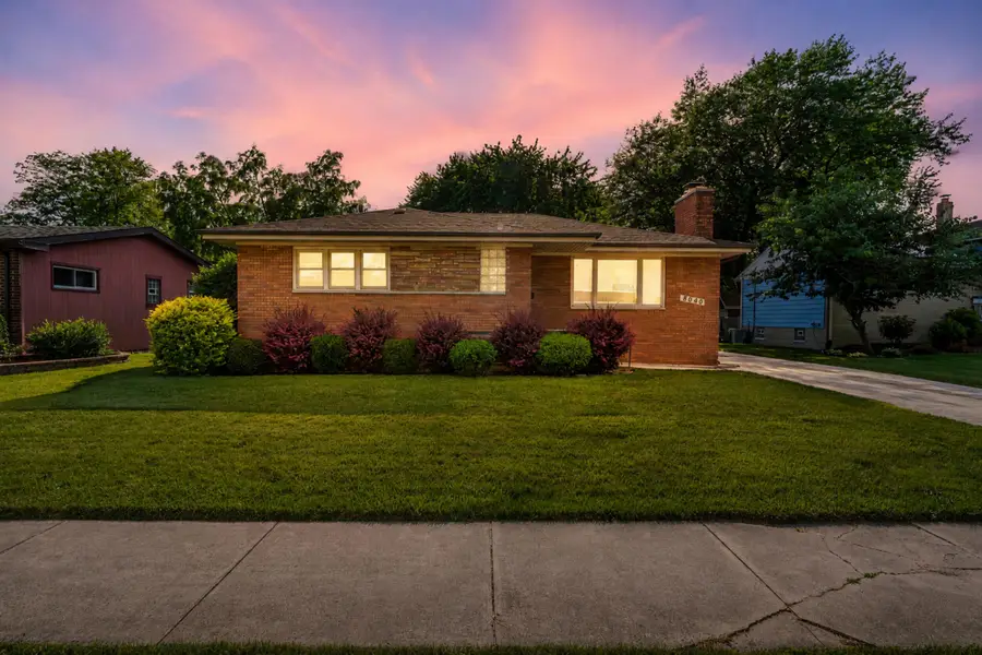 8040 Jefferson Avenue, Munster, IN 46321 - #2