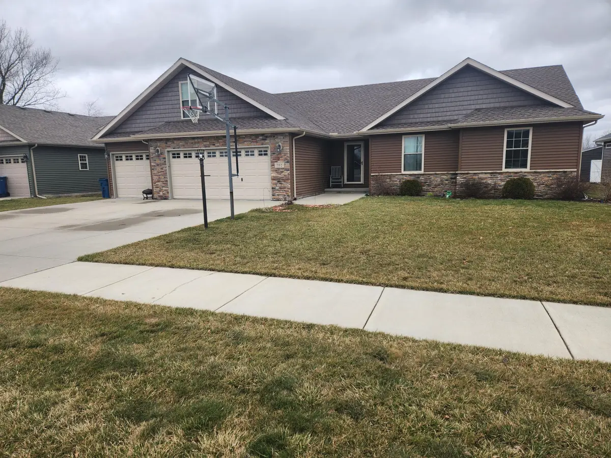 702 19th Street Se, Demotte, IN 46310 - #1