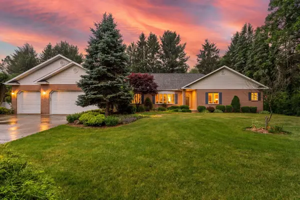 203 Fieldstone Drive, La Porte, IN 46350