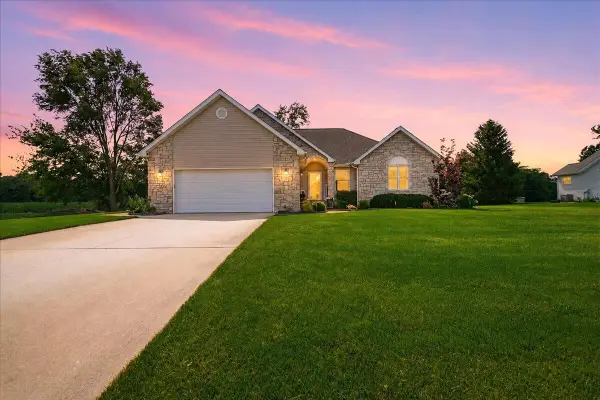 518 Golden Rain Court, DeMotte, IN 46310