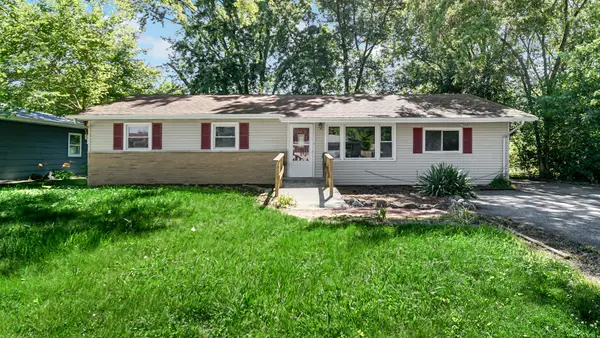 7713 Hendricks Place, Merrillville, IN 46410