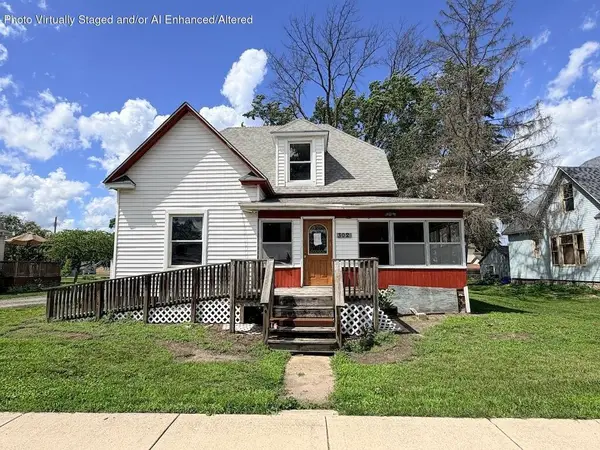 302 E Main Street, Medaryville, IN 47957
