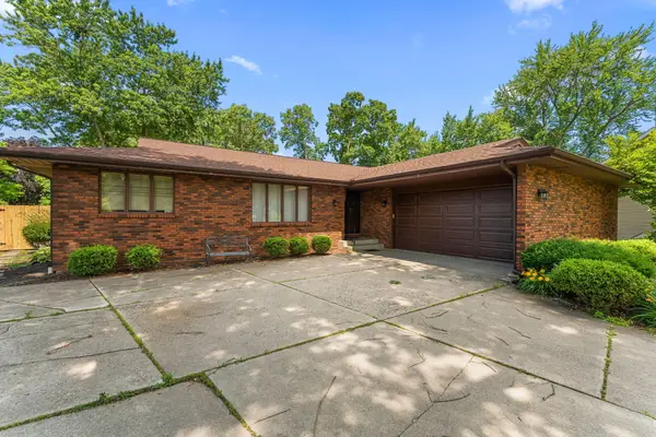 236 Grace Court, Crown Point, IN 46307