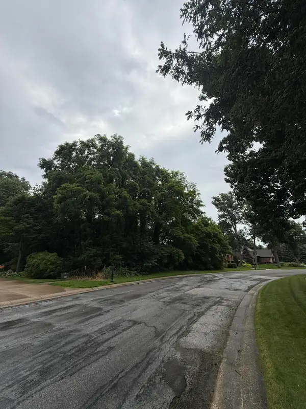 41 Edinburgh Street, Valparaiso, IN 46385