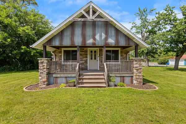 124 6th Street Se, DeMotte, IN 46310