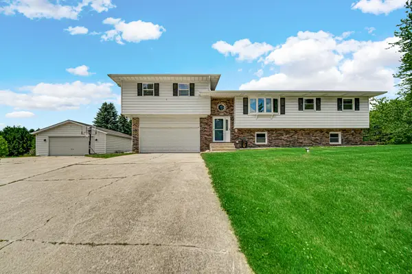 406 Northfield Lane, Valparaiso, IN 46383
