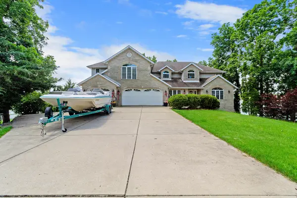 1739 Beachview Court, Crown Point, IN 46307