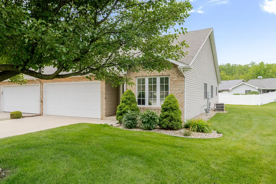 3643 Sandalwood Court, Highland, IN 46322 - #2