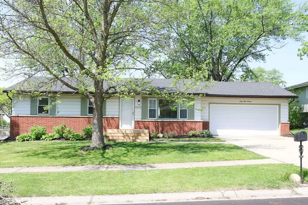 9370 Roosevelt Place, Crown Point, IN 46307