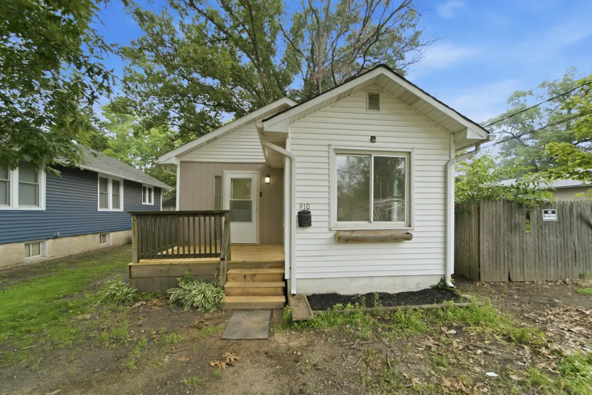 910 E 6th Street, Hobart, IN 46342 - #1