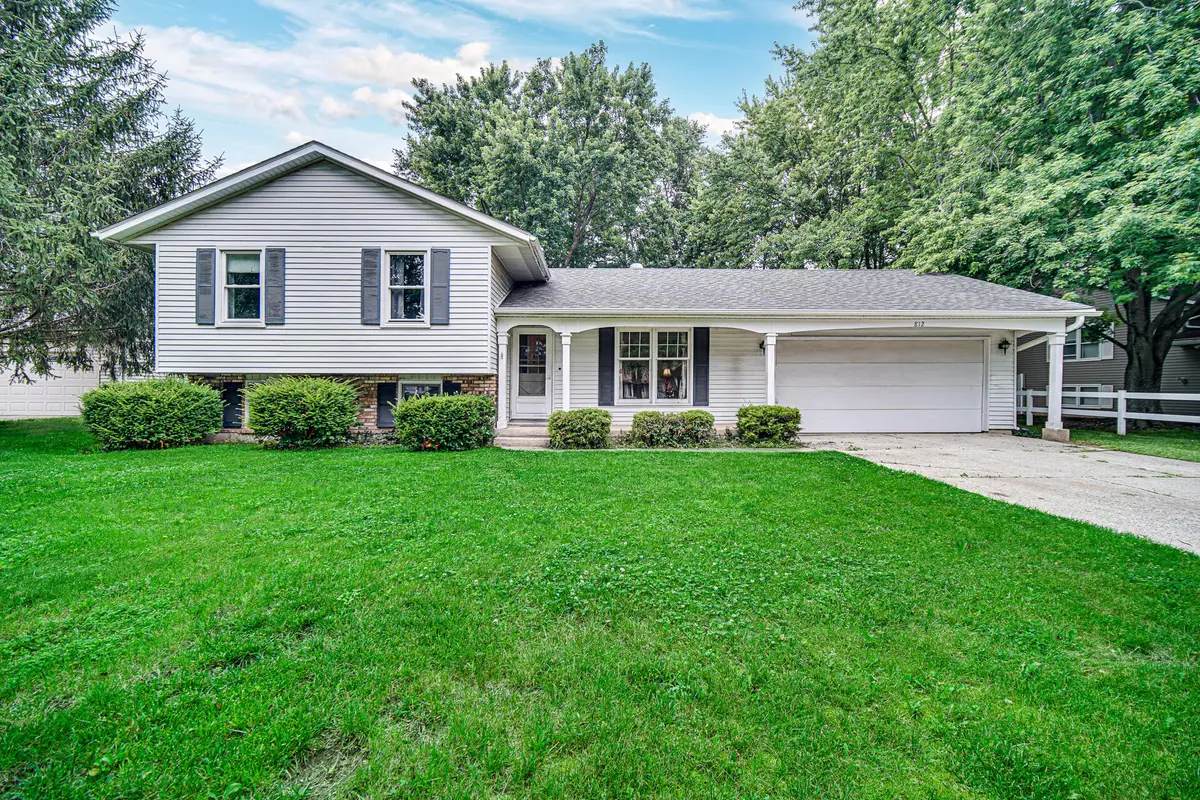 812 Fox Point Drive, Chesterton, IN 46304 - #1