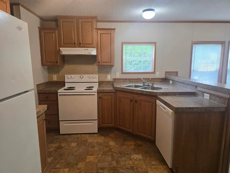 205 W Mcalpin Street, Hebron, IN 46341 - #2
