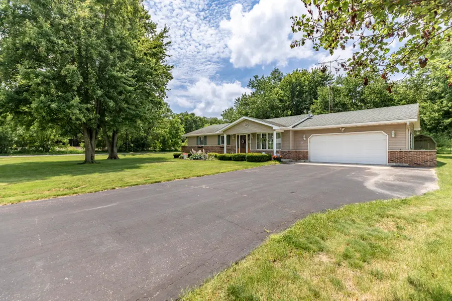 718 Forsythia Street Se, Demotte, IN 46310 - #3
