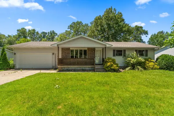 9082 Estates Drive, DeMotte, IN 46310