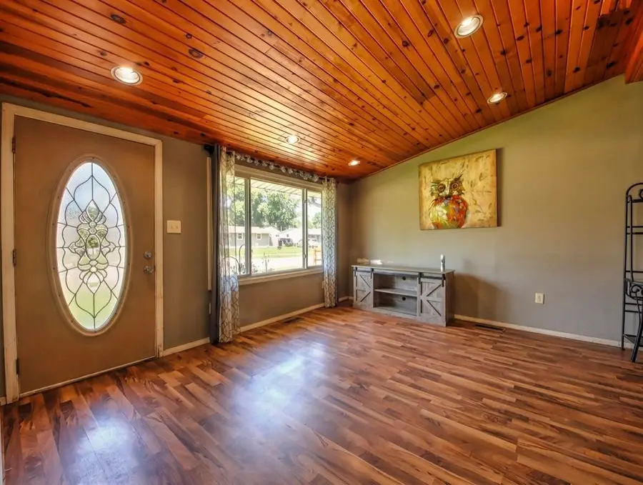 207 Lawndale Avenue, La Porte, IN 46350 - #2