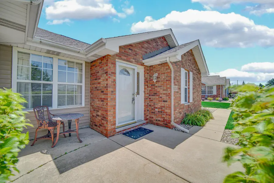 1024 N Woodlawn Avenue, Griffith, IN 46319 - #3