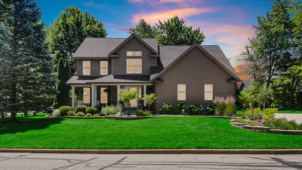 2002 Woodmere Circle, Valparaiso, IN 46383