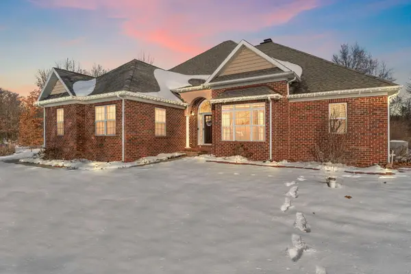 6776 Fox Crossing, Knox, IN 46534