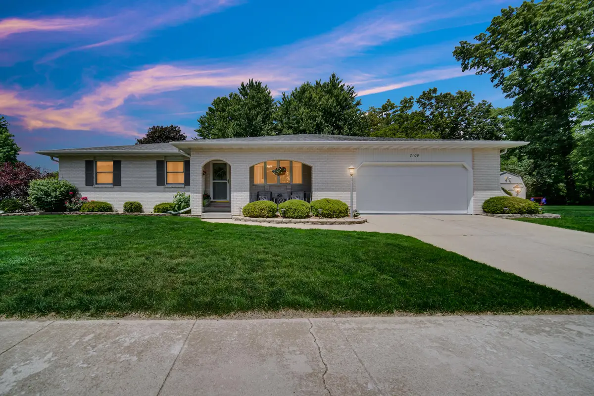 2100 E 9th Place, Hobart, IN 46342 - #1