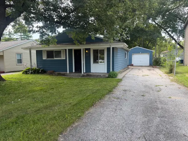 1025 W Porter Avenue, Chesterton, IN 46304