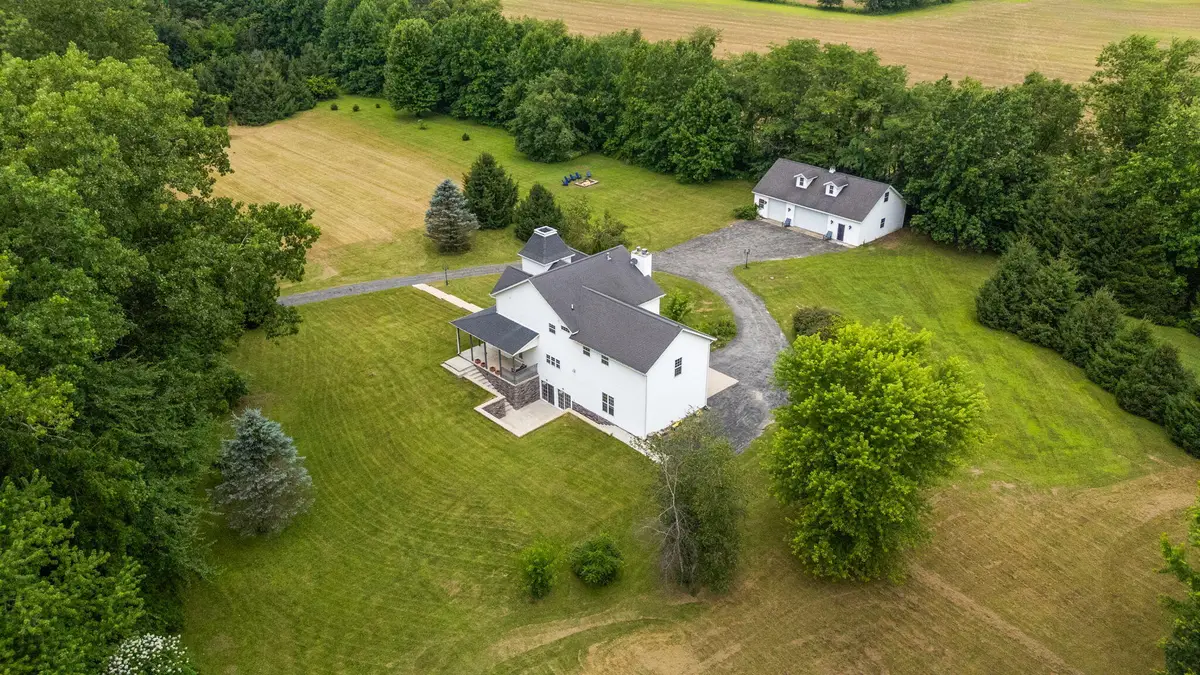 409 N 325 E, Valparaiso, IN 46383 - #1