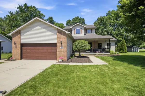 504 Oakwood Drive, Chesterton, IN 46304