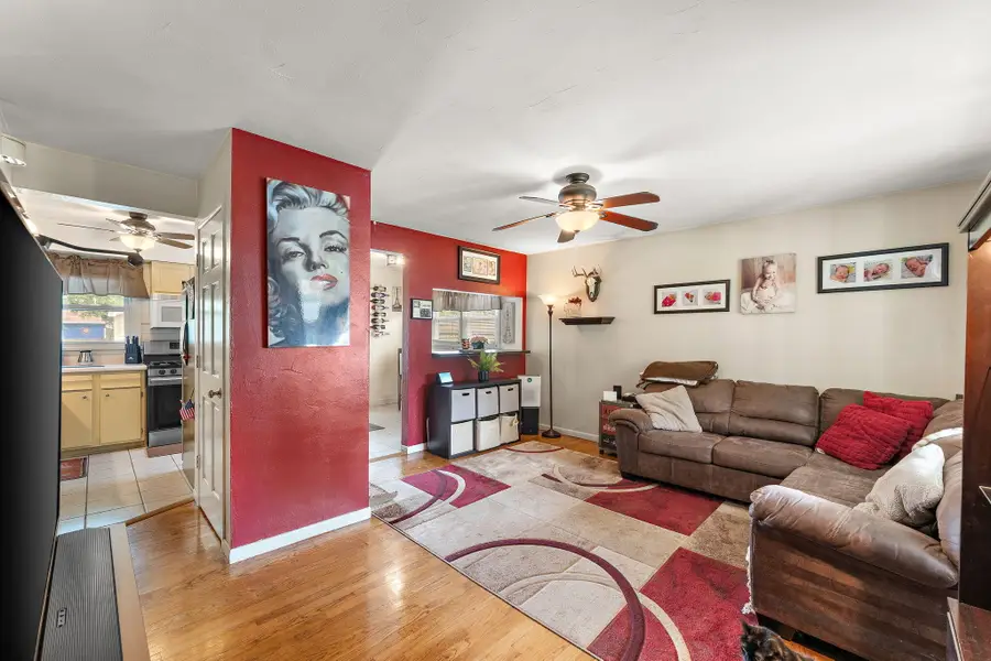 409 N Glenwood Drive, Griffith, IN 46319 - #3