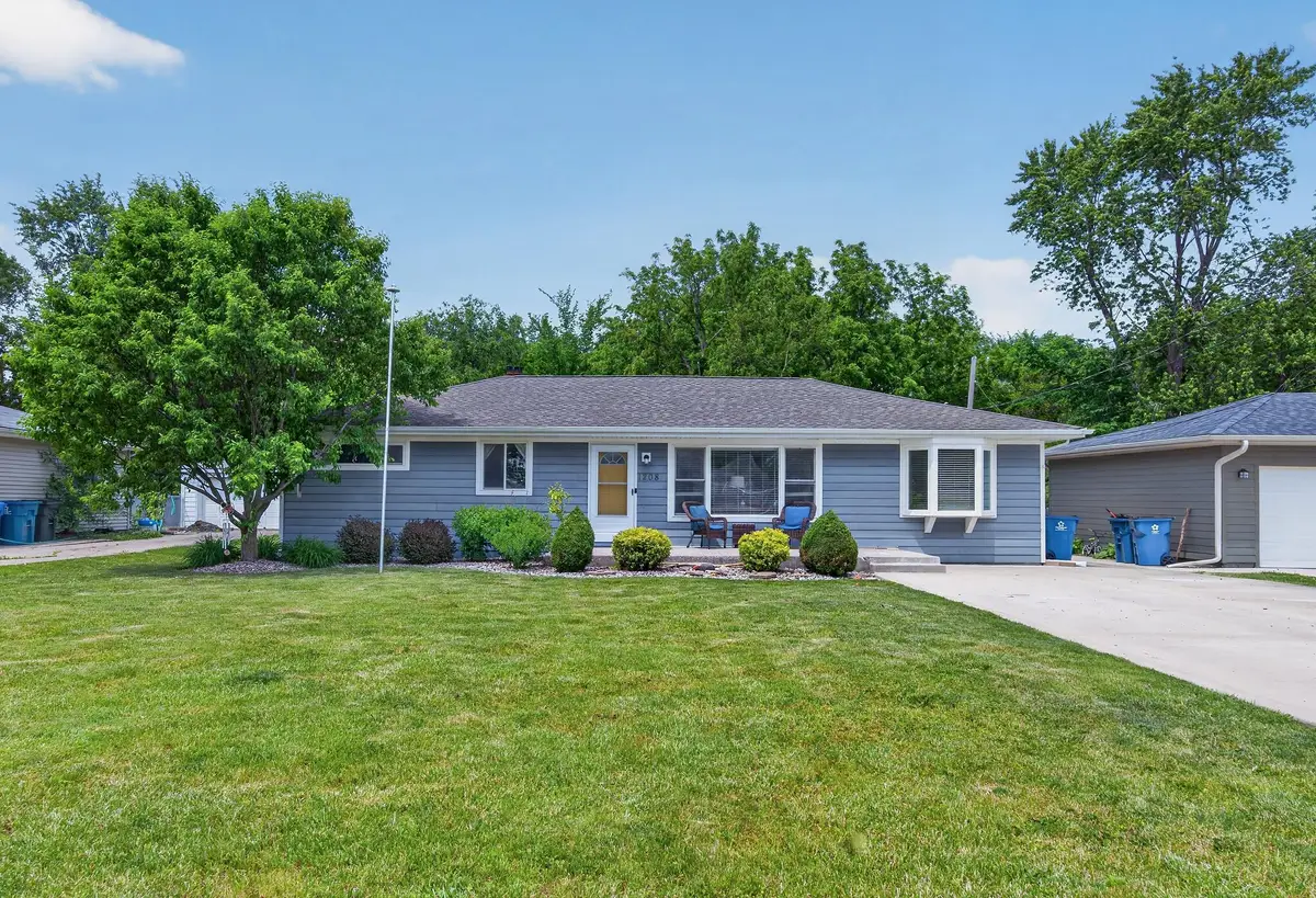 1208 E Farragut Street, Crown Point, IN 46307 - #1